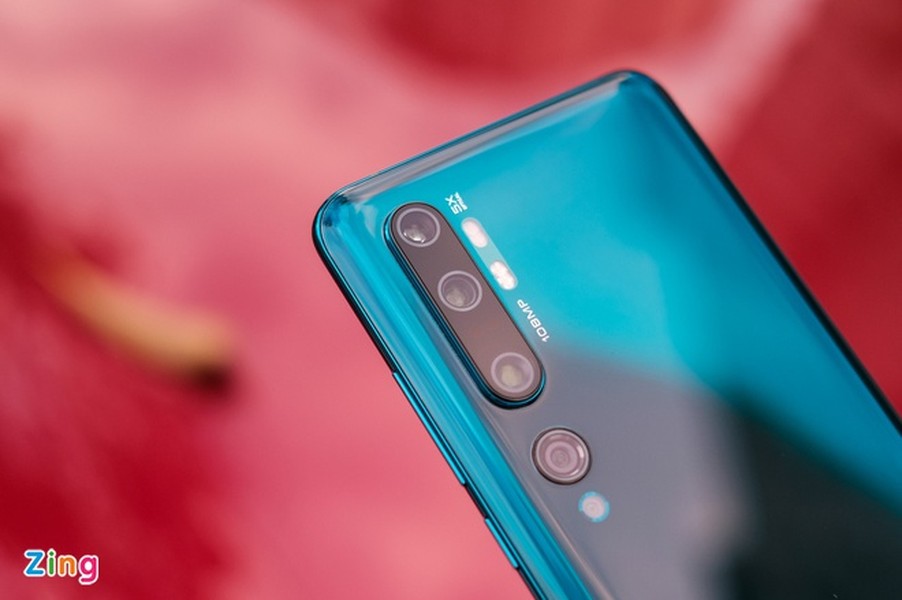  Xiaomi Mi Note 10 Pro chính hãng đang bán với  giá  14 triệu đồng. Đây là smartphone đầu tiên được trang bị camera với độ phân giải 108 MP. Hệ thống 5 camera của máy bao gồm một ống kính chính 108 MP, camera góc siêu rộng 20 MP, ống kính tele 2x 12 MP, ống tele 5x 5 MP và camera macro 2 MP.