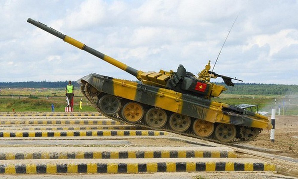 Đội tuyển Việt Nam sẽ tiếp tục sử dụng  xe tăng T-72B3 tại giải thi đấu Tank Biathlon năm nay. Sau khi bốc thăm, đội tuyển của chúng ta sẽ thi đấu với chiếc xe tăng T-72B3 mang màu sơn đỏ.