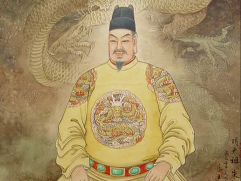 Theo Minh sử, năm Hồng Vũ thứ 13 (1380),  Minh Thái Tổ Chu Nguyên Chương dùng tội danh “tự quyền xây dựng phe phái” đã giết Thừa tướng Hồ Duy Dung. Sau khi giết Hồ Duy Dung rồi, Chu Nguyên Chương cũng bãi bỏ luôn cơ quan Trung thư tỉnh và đề cao vai trò của 6 bộ. Từ đó công việc chính trị trong nước do 6 bộ phân chia nhau thực hiện và trực tiếp nghe lệnh hoàng đế. Việc làm đó đã thâu tóm quyền lực vào tay một mình hoàng đế và xóa bỏ chế độ tể tướng vốn tồn tại 1500 năm ở Trung Quốc. Ảnh: Hoàng đế Chu Nguyên Chương.  