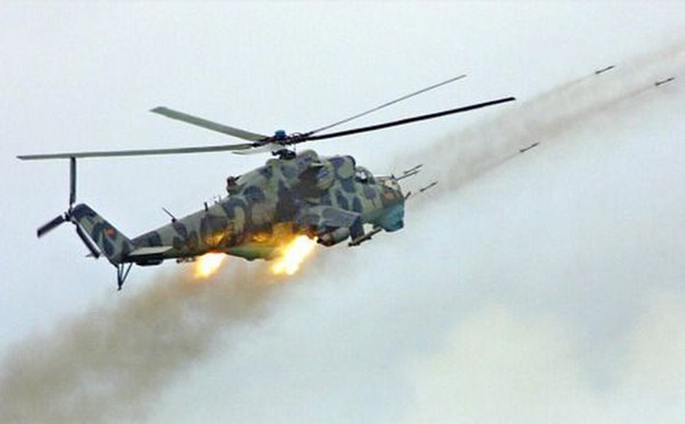 Mi-24 được tập đoàn quân sự Mil Moscow nghiên cứu và phát triển từ những năm đầu thập niên 60 của thế kỷ XX và đưa vào sử dụng trong quân đội Xô Viết năm 1972, loại trực thăng này được sản xuất với khá nhiều biến thể bao gồm Mi-24A/BM|BMT/U.