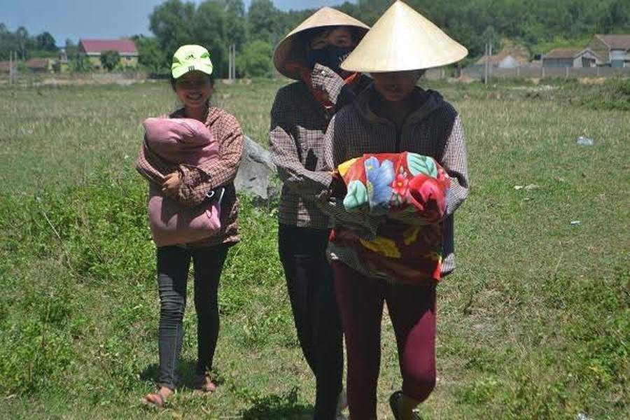  Động Đồng Cò nằm giữa vùng đồng bằng thuộc xã Đồng Thành, huyện Yên Thành (Nghệ An), cách TP Vinh hơn 80km, hình thành từ bao lâu không ai biết, nhưng bao đời nay, người dân nơi đây chọn làm chỗ nghỉ ngơi trong những ngày hè oi bức.