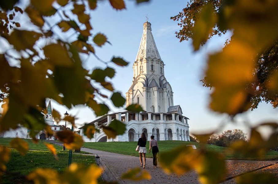  Cảnh sắc mùa thu ở bảo tàng Kolomenskoye, Moscow, Nga.