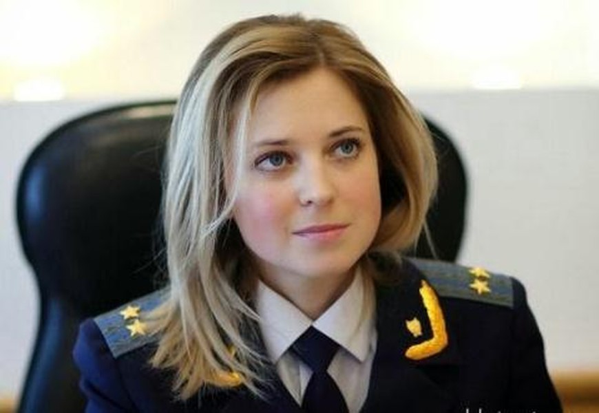 Tổng công tố Crimea Natalia Poklonskaya (sinh ngày 13/8/1980) là một trong những  nữ luật sư quyến rũ nhất thế giới. Cô bắt đầu làm việc trong Văn phòng Tổng công tố Ukraine tại Kiev sau khi tốt nghiệp năm 2002. Năm 2014, cô được bổ nhiệm làm Tổng công tố của Cộng hòa tự trị Crimea.