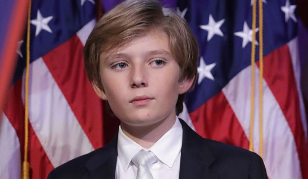 Barron Trump,  cậu út của Tổng thống Trump, có thể nói thành thạo hai thứ tiếng: Tiếng Anh và tiếng Slovenia.