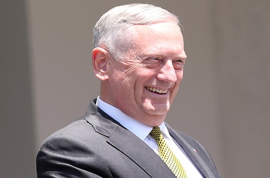  Bộ trưởng Quốc phòng Mỹ James Mattis sinh ngày 8/9/1950 tại Pullman, Washington. Theo Business Insider, Bộ trưởng Mattis đã đạt được vị thế "huyền thoại" sánh ngang với những bậc anh hùng trong quá khứ của Quân đội Mỹ. (Nguồn ảnh: Business Insider)