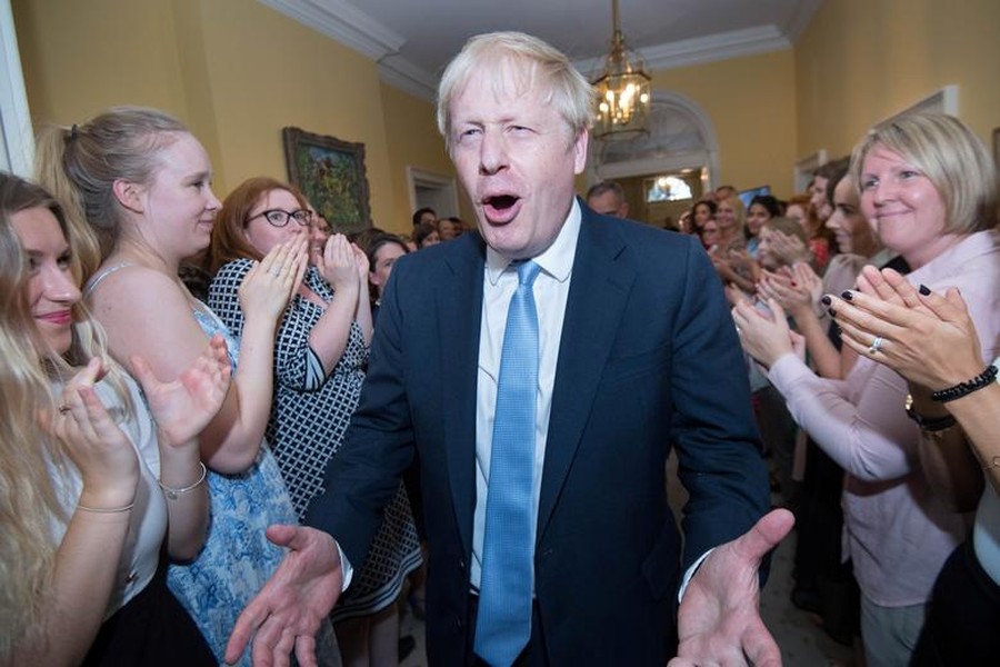 Tân Thủ tướng Anh Boris Johnson đã chính thức trở thành chủ nhân mới của tòa nhà số 10 phố Downing ở thủ đô London vào ngày 24/7. (Nguồn ảnh: Reuters)