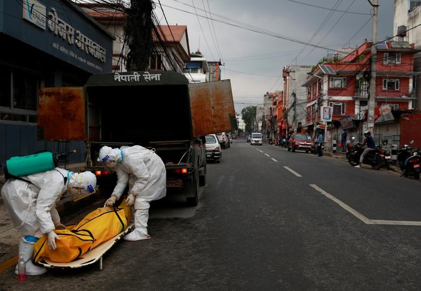 Theo hãng Reuters, Nepal hiện ghi nhận số ca mắc COVID-19 cao gấp 57 lần so với cùng thời điểm này của tháng trước. (Nguồn ảnh: Reuters)