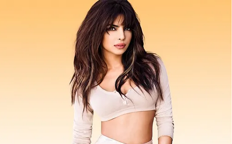 1. Priyanka Chopra: Theo Wonders List, Priyanka Chopra (sinh năm 1982) là một trong những người  phụ nữ xinh đẹp nhất Ấn Độ. Cô là Hoa hậu Thế giới 2000, là một trong những nữ diễn viên được trả lương cao nhất và nổi tiếng nhất của Bollywood. (Nguồn ảnh: Wonders List)