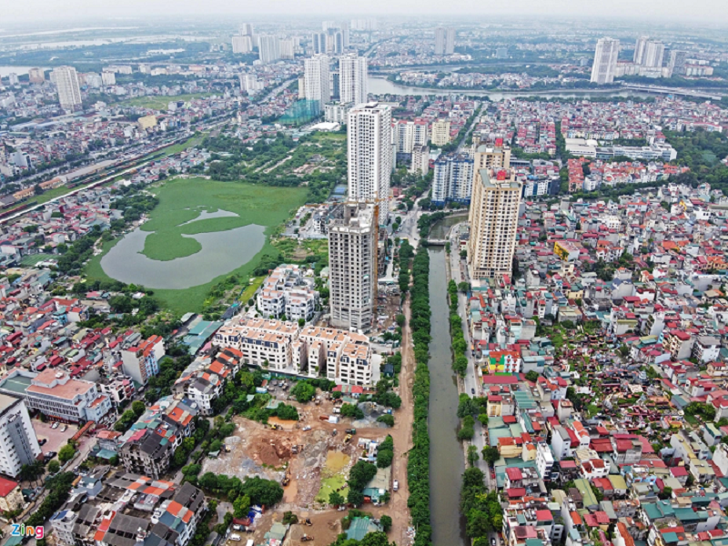 Phố Nguyễn Cảnh Dị dài khoảng 1,3 km là một trong những trục đường có vai trò quan trọng kết nối giao thông cho khu vực khu đô thị Định Công, Đại Kim, Linh Đàm...