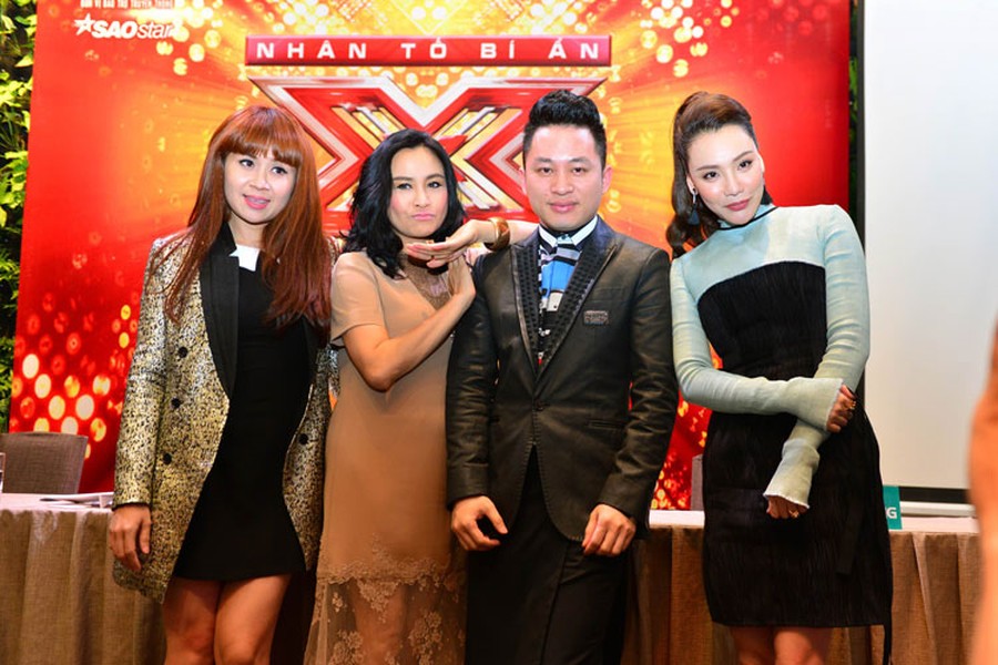 Chiều ngày 30/3, buổi họp báo giới thiệu  The X-Factor mùa 2 đã diễn ra với sự tham gia của Hồ Quỳnh Hương, Tùng Dương, Thanh Lam và Lưu Hương Giang (từ phải sang trái).   