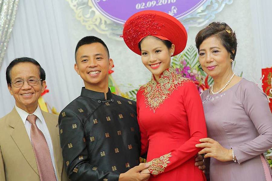 Năm 2016, kiện tướng dancesport  Chí Anh kết hôn với Khánh Linh. Cô sinh năm 1998 kém anh đến 20 tuổi. Ảnh: Zing