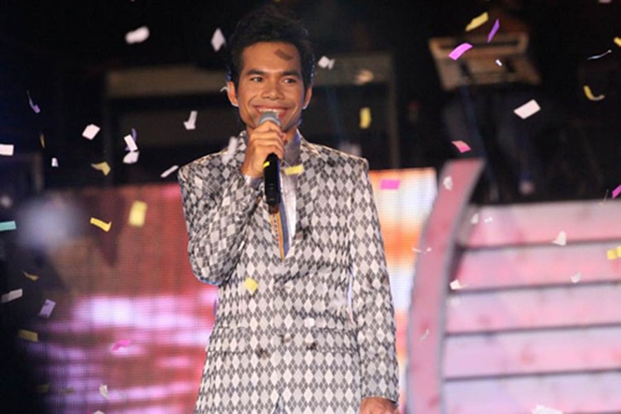 Đến từ Lâm Đồng,  Ya Suy về nhất cuộc thi Vietnam Idol 2012. Thời điểm đăng quang, anh bị nhiều người nhận xét hát không hay bằng á quân Hoàng Quyên. Ảnh: Lao động