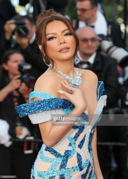 Mới đây, Lý Nhã Kỳ chia sẻ lý do vắng mặt trong những ngày cuối của  Cannes 2022. Cô cho hay: “Vì lịch trình ở Cannes khá dày đặc và liên tiếp nhiều ngày, cả ê-kíp đã kiệt sức và sức khỏe của Kỳ cũng không đảm bảo. Ê-kíp đã cùng họp và đưa ra quyết định sẽ hủy toàn bộ lịch trình còn lại của Kỳ tại Cannes năm nay”. Ảnh: Getty