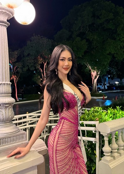 Đầu tháng 11,  Bùi Quỳnh Hoa sang El Salvador thi Miss Universe 2023 sau loạt lùm xùm ở quê nhà. Ảnh: FBNV.