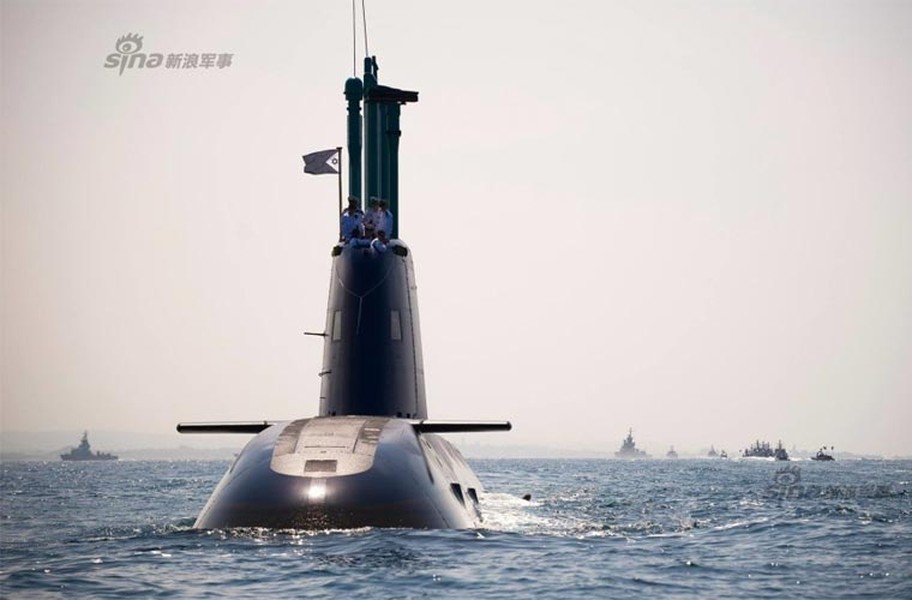 INS Tanin lớp Dolphin 2 là một loại tàu ngầm phi hạt nhân cực kì hiện đại do công ty Howaldtswerke Deutsche Werft AG (HDW) của Đức chế tạo riêng cho Hải quân Israel. Điều đặc biệt ở chiếc tàu ngầm này là nó được trang bị hệ thống động cơ đẩy không khí độc lập (AIP). Đây được xem là tàu ngầm đầu tiên của Israel có AIP.