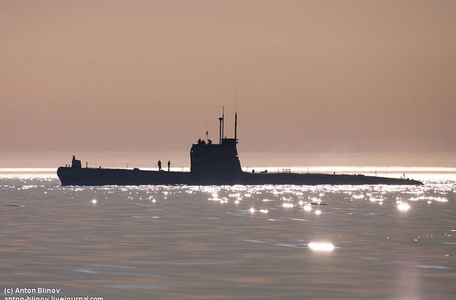 Trước khi Crimea sáp nhập vào Nga, Hải quân Ukraine từng có trong biên chế  tàu ngầm phi hạt nhân tấn công Zaporizhzhia thuộc Project 641 được đóng dưới thời Liên Xô. Tuy nhiên, sau sự kiện Crimea, con tàu này đã được giao cho Hạm đội Biển Đen (Hải quân Nga) quản lý.