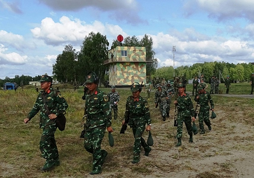 Theo báo Quân đội Nhân dân, tính đến 20h30 phút ngày 4/8 (giờ Hà Nội),  đội tuyển bắn tỉa Việt Nam đã hoàn thành 2 trong 7 bài thi ở vùng 1 với kết quả khả quan. Nguồn ảnh: QĐND