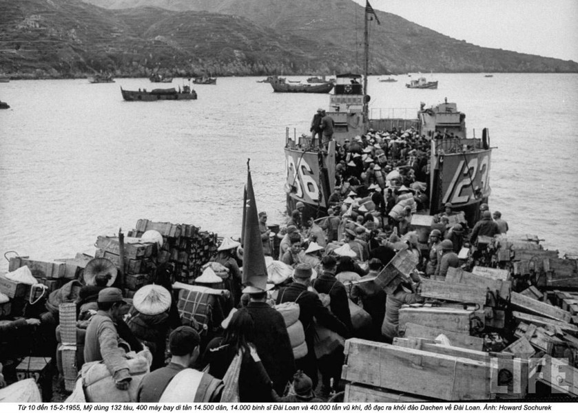 Năm 1949,  Quân Giải phóng Nhân dân Trung Quốc (PLA) đã thành công trong việc quét sạch chính phủ Quốc dân đảng (KMT) ra khỏi Trung Quốc đại lục.