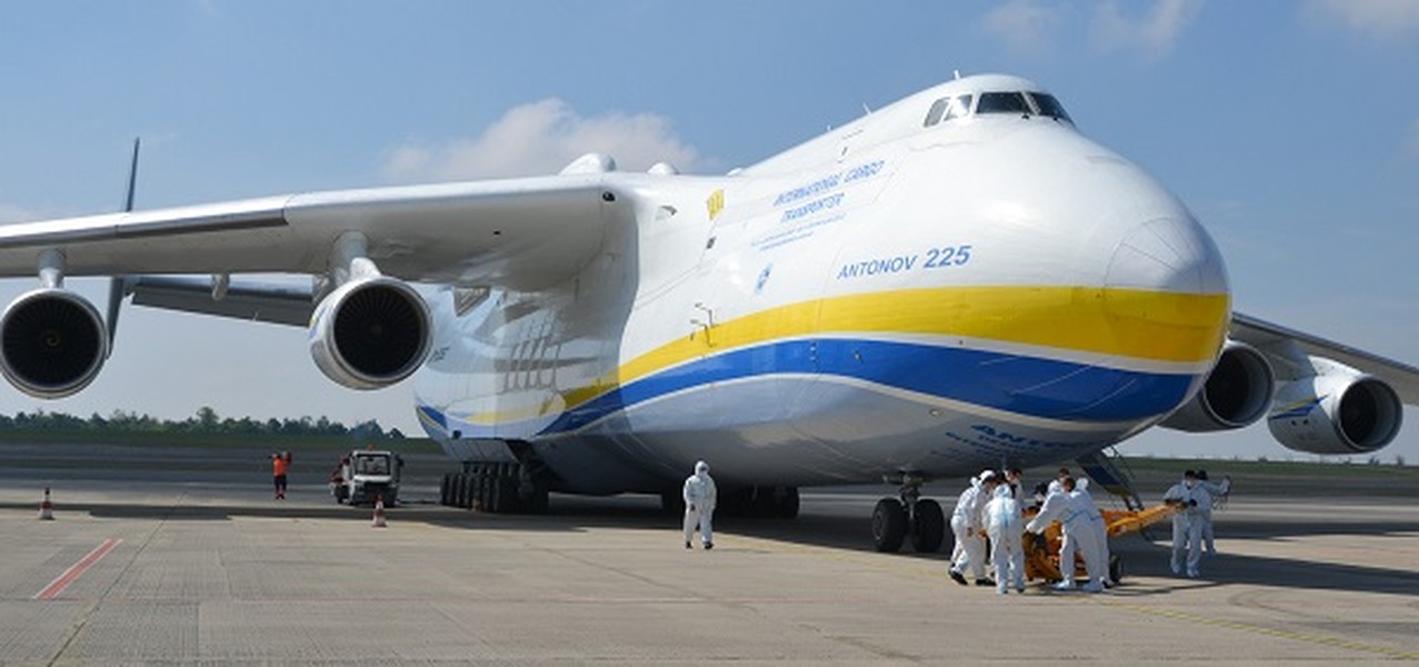 Antonov AN-225 Mriya được chế tạo từ thời Liên Xô nhưng đến nay vẫn là chiếc máy bay vận tải lớn nhất thế giới.