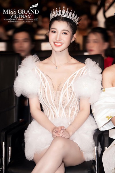 Sau khi lên ngôi Á hậu 2 Miss World Vietnam 2022, vẻ đẹp ngọt ngào của Phương Nhi thu hút nhiều sự chú ý của công chúng.