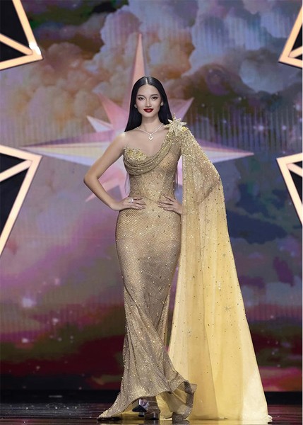 Á hậu 1 Miss Universe Vietnam 2024  Nguyễn Quỳnh Anh gây ấn tượng nhờ khuôn mặt đậm chất châu Á và body cực kỳ bốc lửa. (Ảnh: FB Quỳnh Anh)