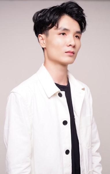 Tacaz (tên thật Nguyễn Trọng Tưởng) hiện là một trong những  Youtuber, streamer hot nhất Việt Nam, anh chuyên đăng tải các video về những trò chơi trực tuyến đang hot đồng thời livestream tương tác trực tuyến với khán giả.