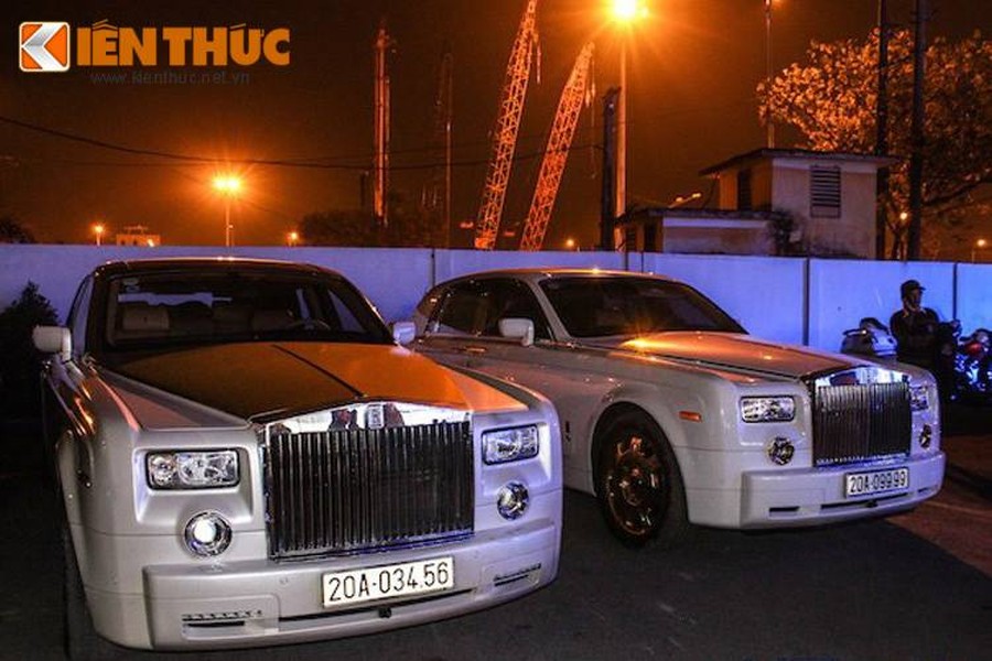 Vào khoảng tháng 1/2015, một cặp siêu xe sang  Rolls-Royce Phantom mạ vàng các chi tiết bên ngoài và cùng đeo những biển số Thái Nguyên cực đẹp xuất hiện tại Hà Nội đã khiến những người yêu xe tại Việt Nam xôn xao và không khỏi trầm trồ bởi vẻ sang chảnh của nó..   