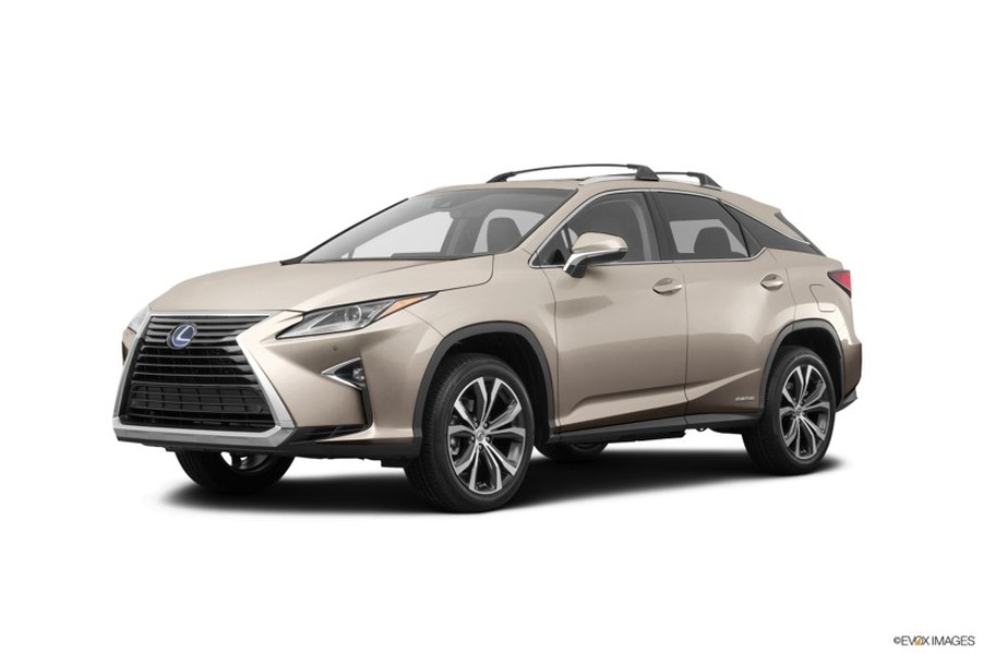 Mẫu  xe sang Lexus RX 450h 2018 sẽ có mức giá rẻ hơn đáng kể so với phiên bản hiện hành do có những sự điều chỉnh từ thương hiệu xe sang Nhật Bản. Theo đó, một số trang bị tiêu chuẩn bị cắt bớt và trở thành tuỳ chọn cho khách hàng mua xe.