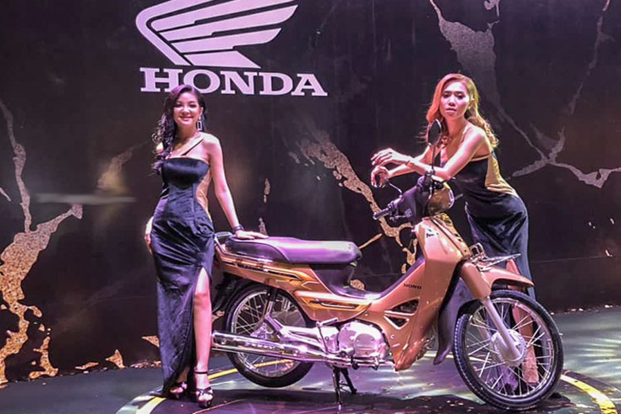 Mẫu  xe máy Honda Dream 125 2019 hoàn toàn mới đã chính thức được trình làng tại thị trường Campuchia gây chú ý đặc biệt từ người tiêu dùng Đông Nam Á.