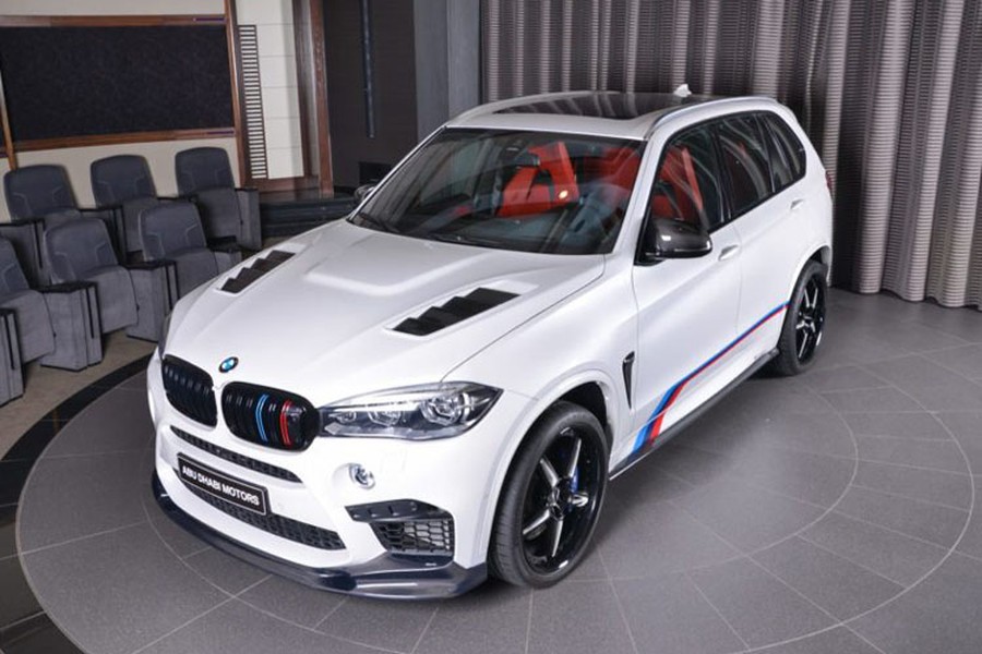 BMW Abu Dhabi Motors vừa cập nhật  bản độ BMW X5 M-Series khá hầm hố, sang trọng với loạt đồ chơi hàng hiệu cực chất.