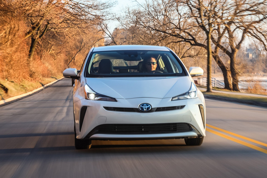  Toyota Prius 2020 mới sẽ có các bản L Eco, LE, XLE, và Limited với dẫn động cầu trước. Dẫn động AWD-e sẽ có trên các bản LE và XLE.