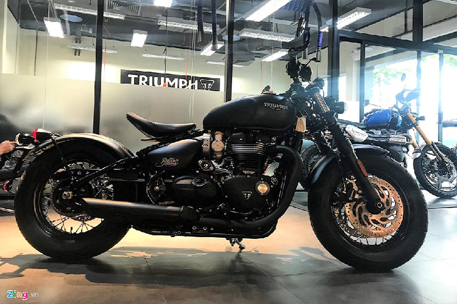  Triumph Bobber  Triumph Bobber là một trong những mẫu  xe môtô retro nổi bật nhất của Triumph trong dòng modern classic, với thiết kế không thể nhầm lẫn với những mẫu xe khác. 