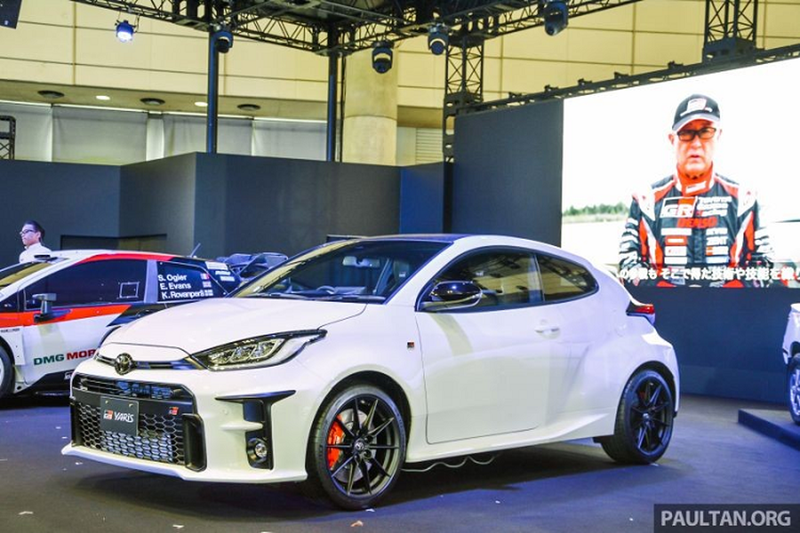 Tham gia triển lãm Tokyo Auto Salon 2020 hiện đang diễn ra tại Nhật Bản, hãng Toyota đã thu hút sự chú ý khi vén màn phiên bản hiệu suất cao hoàn toàn mới của dòng xe hatchback cỡ B quen thuộc Yaris. Được gọi bằng cái tên  Toyota GR Yaris 2020 mới, mẫu xe này chính là đối thủ của Ford Fiesta ST, Renault Clio RS và Volkswagen Polo GTI.