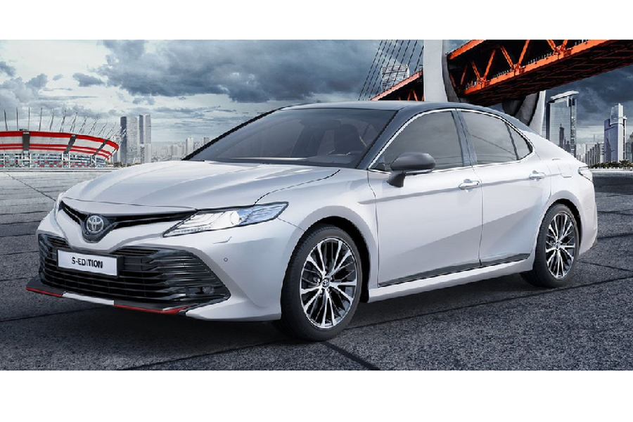 Mẫu sedan hạng D -  Toyota Camry thế hệ mới vừa có thêm phiên bản đặc biệt dành riêng cho thị trường Nga. Xe có tên gọi S-Edition 2020, sở hữu những nâng cấp về kiểu dáng lẫn trang thiết bị.