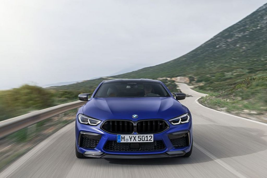 Ra mắt từ Tháng 5/2019, chiếc  BMW M8 Competition Coupe 2020 mới sở hữu khối động cơ S63 với cấu hình V8 4.4 lít Tăng áp kép, sản sinh công suất cực đại 600 mã lực tại 6000 vòng / phút và 750 Nm tại dải vòng tua từ 1800 tới 5600 vòng / phút.