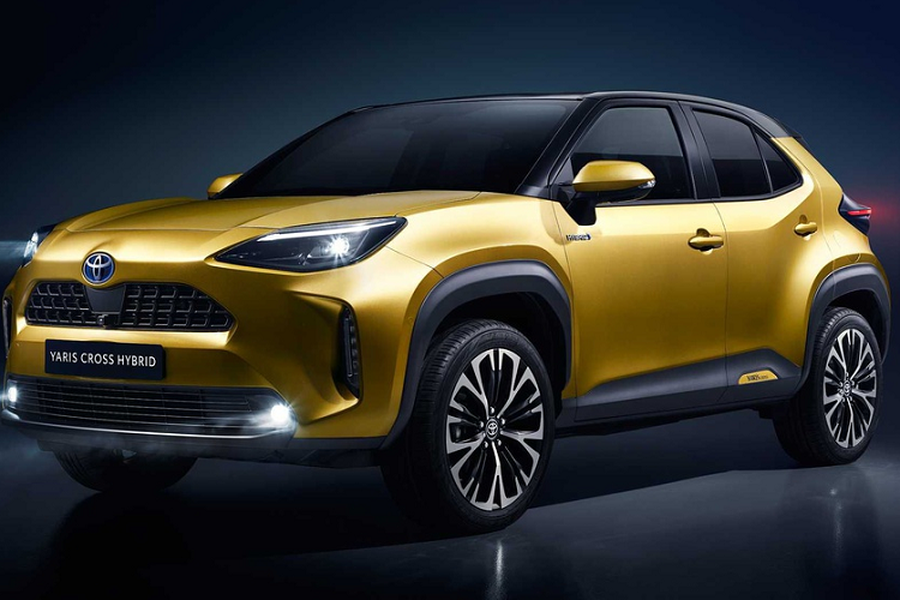 Toyota trình làng mẫu SUV hạng B mang tên Yaris Cross. Giống với tên gọi,  Toyota Yaris Cross 2021 mới được phát triển từ mẫu Yaris với nền tảng TGA-B. Yaris Cross là mẫu xe thứ 3 trong gia đình Yaris.