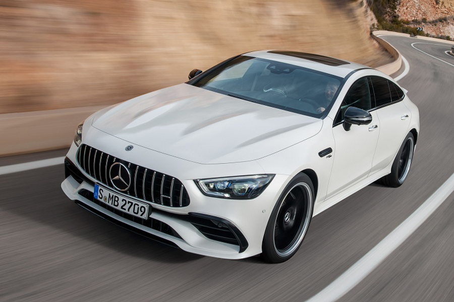 Dòng xe Mercedes-AMG GT 4-Door tại Việt Nam sẽ được phân phối duy nhất một phiên bản 53 4MATIC+ 4-Door Coupé. Phiên bản  Mercdes-AMG GT 53 mới sử dụng động cơ 6 cyl thẳng hàng dung tích 3.0L tăng áp cho công suất tối đa 435 mã lực tại 6.100 vòng/phút và mô-men xoắn cực đại 520Nm từ 1.800 – 5.800 vòng/phút.