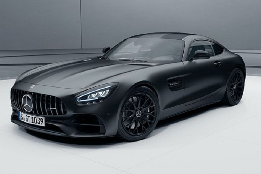 Cụ thể,  Mercedes-AMG GT 2021 mới vẫn được trang bị động cơ tăng áp kép V8 4.0L nhưng đã hiệu chỉnh để tạo ra thêm 54 mã lực so với trước đây, cho tổng công suất 523 mã lực tại 5.500 - 6.750 vòng/phút. Mô-men xoắn cực đại cũng tăng 39 Nm, đạt 669 Nm trong khoảng 2.100 - 5.250 vòng/phút.