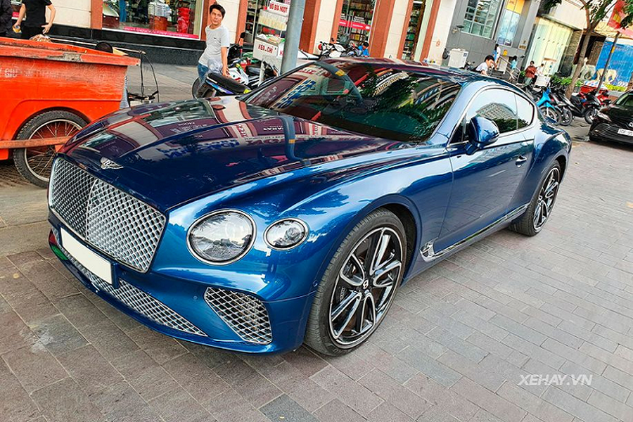 Nhắc tới những chiếc  xe siêu sang Bentley, người ta nhắc tới những mẫu siêu xe đầy quyền uy và sức mạnh. Đối với chiếc Bentley Continental GT W12 trong bài viết, nó cũng không phải ngoại lệ trong số đó.