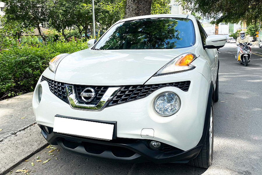 Nissan Juke là mẫu crossover từng được Nissan Việt Nam phân phối từ năm 2015. Tại thời điểm đó, Juke có giá bán không hề rẻ với giá bán đề xuất 1 tỷ 60 triệu đồng. Sở dĩ  giá xe Nissan Juke cao vì mẫu xe này được nhập nguyên chiếc từ châu Âu (Anh Quốc).