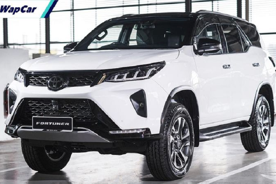 Tuy nhiên, điều khiến nhiều người quan tâm hơn là  Toyota Fortuner 2022 mới ở thế hệ tiếp theo sẽ có hệ thống lái trợ lực điện (EPS) thay thế cho hệ thống lái trợ lực thủy lực của mẫu xe hiện tại. EPS sẽ giúp việc lái Fortuner dễ dàng hơn.