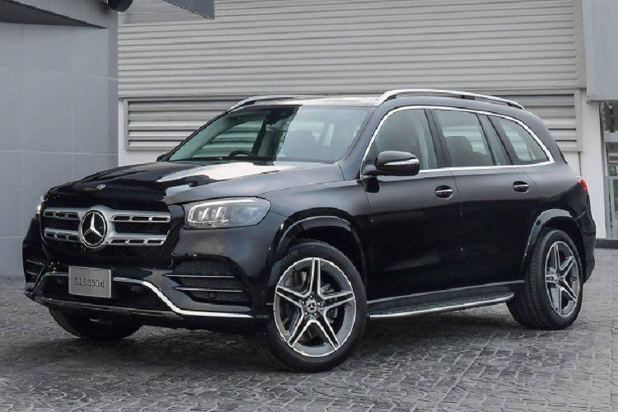 Dòng SUV hạng sang cỡ lớn Mercedes-Benz GLS thế hệ mới đã được lắp ráp tại Thái Lan với duy nhất phiên bản máy dầu. Mức  giá xe Mercedes-Benz GLS 350d 4MATIC AMG Premium có giá bán 6,499 triệu bath (khoảng 4,9 tỷ đồng). Nhờ lợi thế lắp ráp trong nước, nên nguồn cung của dòng xe GLS luôn có sẵn tại thị trường Thái, khác với thị trường Việt khách mua GLS chính hãng phải chờ đợi một thời gian để được nhận xe do nhập khẩu trực tiếp từ Mỹ, tương tự dòng GLE thấp hơn.