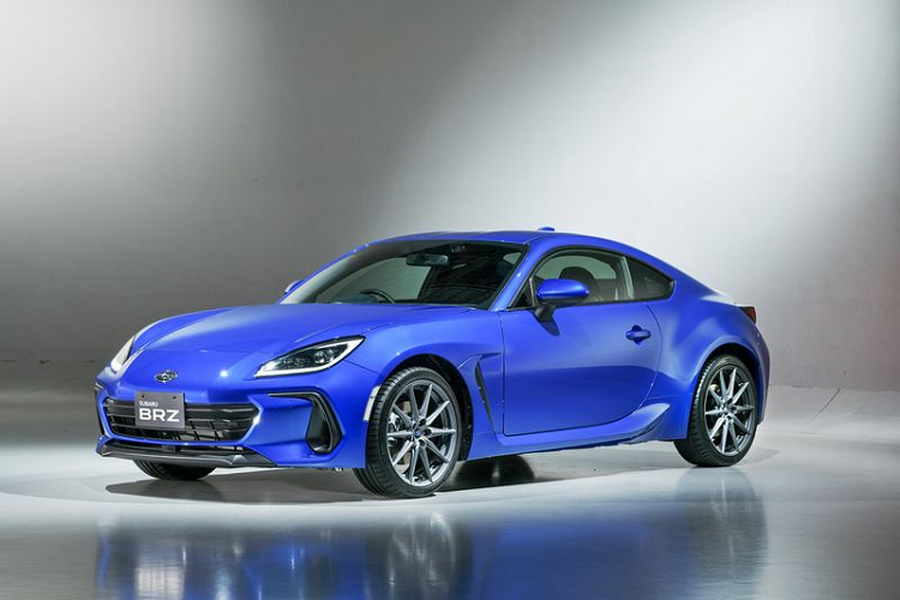  Subaru BRZ 2022 mới tại Nhật Bản được trang bị động cơ nạp khí tự nhiên 2.4L 4 xi-lanh, sản sinh công suất 232 mã lực và mô-men xoắn cực đại 250Nm. Giống như GR 86 mới, BRZ cũng đi kèm với hộp số sàn 6 cấp hoặc tự động 6 cấp.