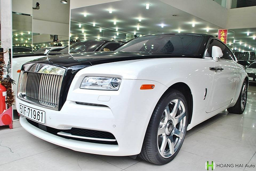 Số lượng dòng xe siêu sang  Rolls-Royce tại Việt Nam ước tính đã có hàng trăm chiếc với đầy đủ các phiên bản, trong đó, phiên bản Wraith cũng được nhiều đại gia Việt ưa chuộng. Trong số những chiếc xe Rolls-Royce Wraith tại dải đất hình chữ S, nổi tiếng và có lý lịch thú vị nhất phải kể đến mẫu xe mang biển số 51F-719-61.