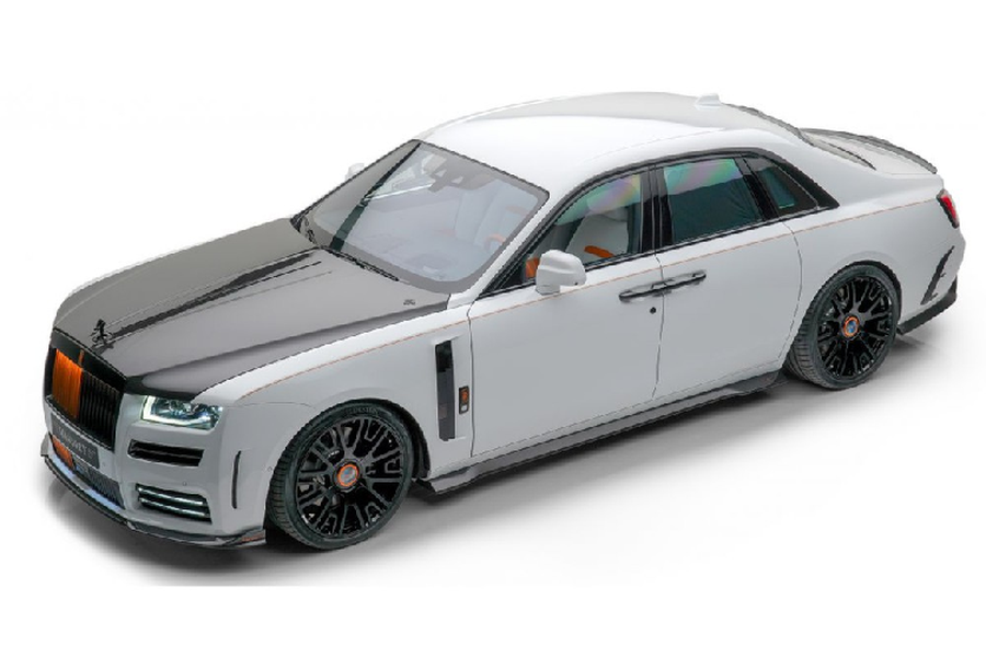 Hãng độ Mansory vừa chính thức giới thiệu sản phẩm độ mới nhất của mình dành cho xe Rolls-Royce Ghost với nhiều thay đổi về trang bị và động cơ được nâng cấp mạnh mẽ hơn. Hãng độ của Đức cho biết bản độ  Rolls-Royce Ghost Mansory 2021 mới sẽ sở hữu ngoại hình với phần lớn dàn vỏ được làm từ sợi carbon.