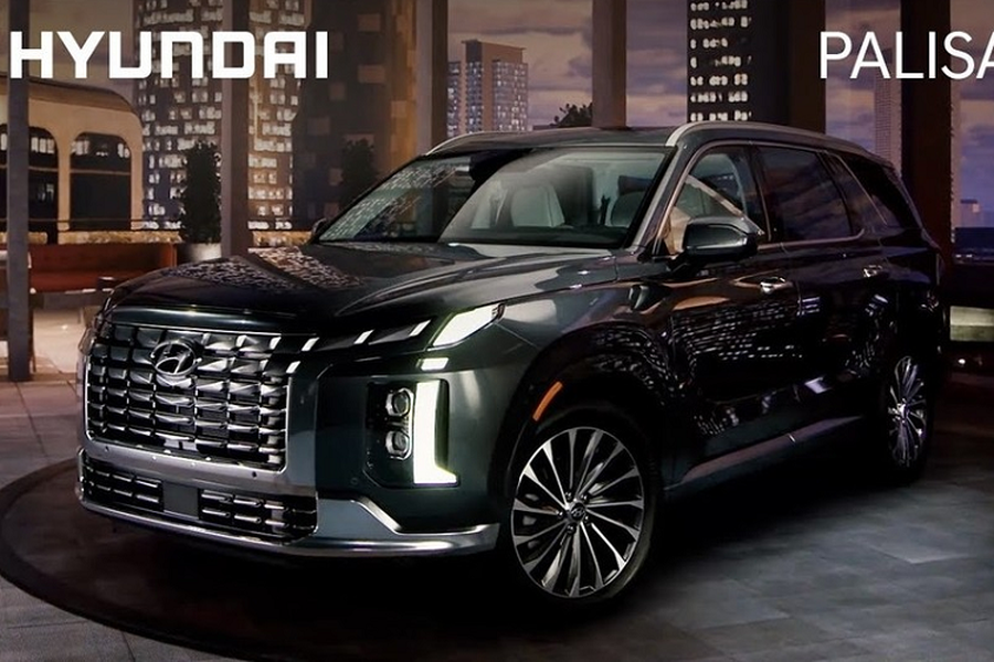 Cách đây vài ngày, hãng xe Hàn Quốc đã tung ra những hình ảnh "úp mở" đầu tiên của  Hyundai Palisade 2023 mới. Mẫu SUV cỡ lớn này dự kiến sẽ chính thức trình làng trong triển lãm Ô tô New York 2022 diễn ra vào tuần tới.