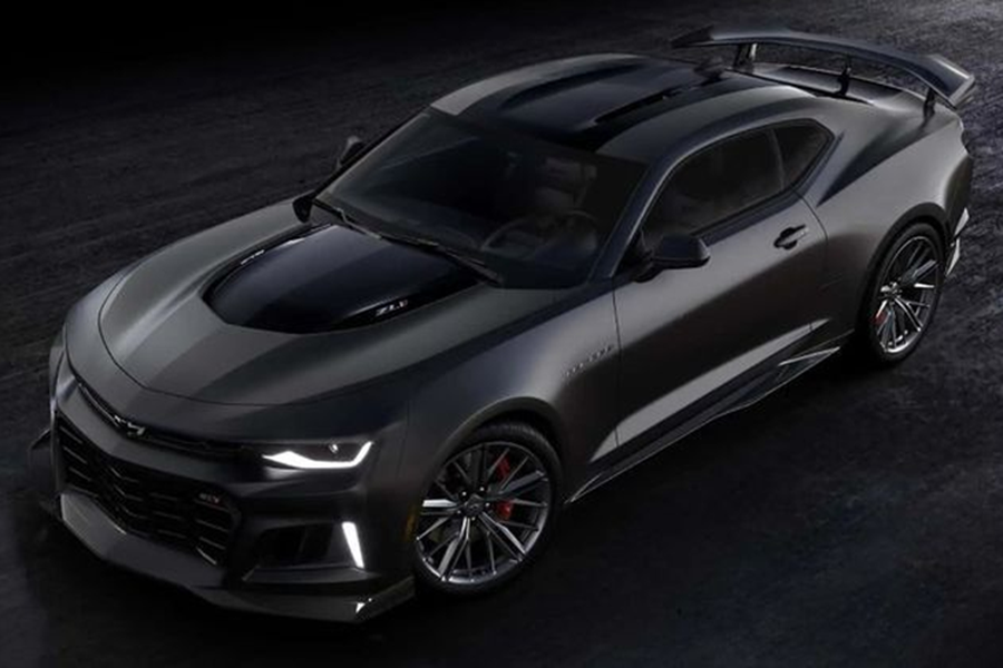 Mới đây,  Chevrolet chính thức khai tử Camaro, đánh dấu sự kết thúc của một trong những mẫu xe thể thao biểu tượng cho “giấc mơ Mỹ” những năm 1970 – 1980. Công ty cho biết chiếc Chevrolet Camaro cuối cùng đã lăn bánh khỏi nhà máy ở Lansing, Michigan vào đầu tuần này.