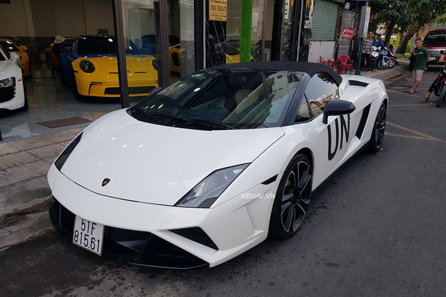  Lamborghini Gallardo của Đặng Lê Nguyên Vũ mua từ năm 2015 và đây cũng là chiếc xe duy nhất tại Việt Nam thuộc phiên bản kỷ niệm 50 năm. Mặc dù đã có mặt tại nước ta được khoảng 8 năm nhưng số lần siêu phẩm này xuống phố rất hiếm hoi.