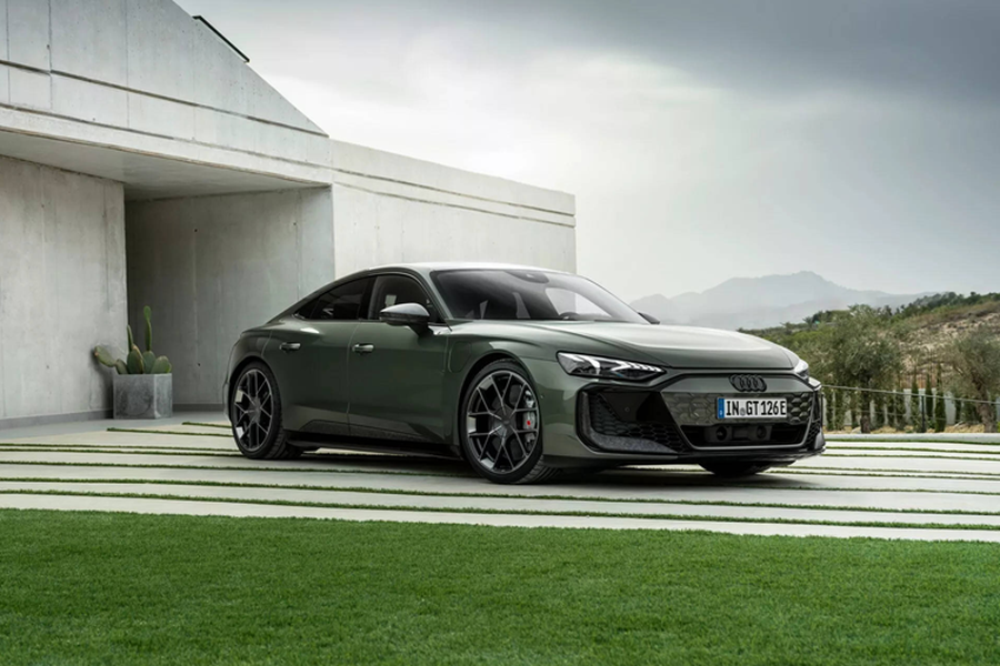 Những mẫu xe điện thể thao  Audi e-tron GT và RS e-tron GT đã có mặt trên thị trường từ 2021 và thu hút sự chú ý nhờ kiểu dáng đẹp mắt, nội thất tiện nghi cũng như sức mạnh đáng nể.