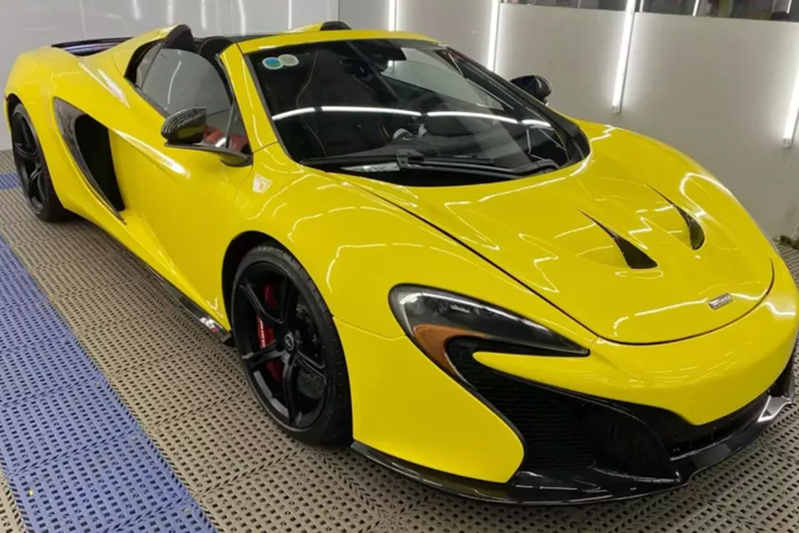 Mới đây, thông tin rao bán một chiếc siêu xe mui trần  McLaren 650S Spider đầu tiên về Việt Nam mang biển kiểm soát 30K-708.01 với giá hơn 7 tỷ đồng, đã nhận được sự quan tâm không nhỏ của cộng đồng mạng, cũng như giới mê xe trong nước.